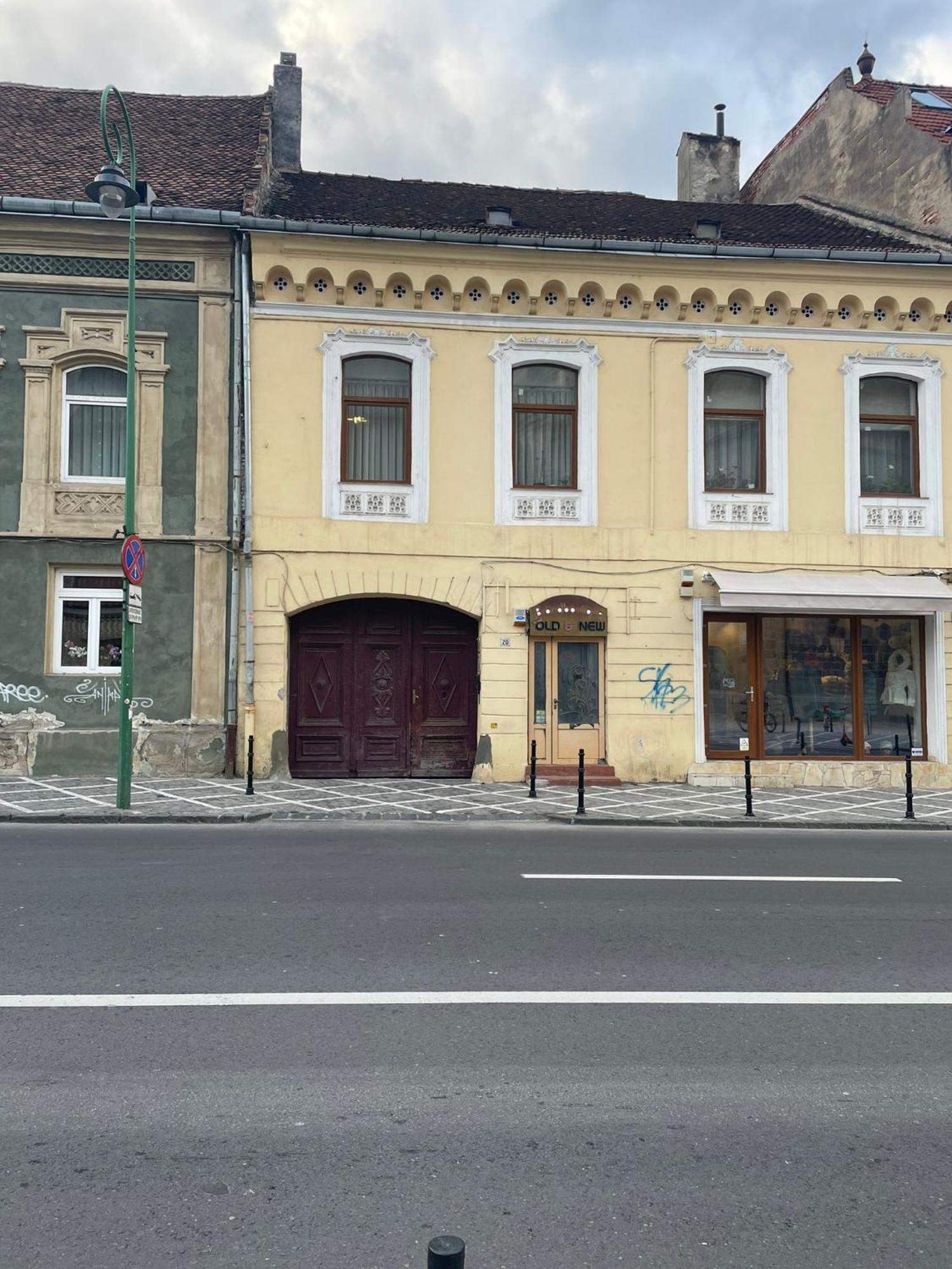 Black Church Flat Braşov Exteriör bild